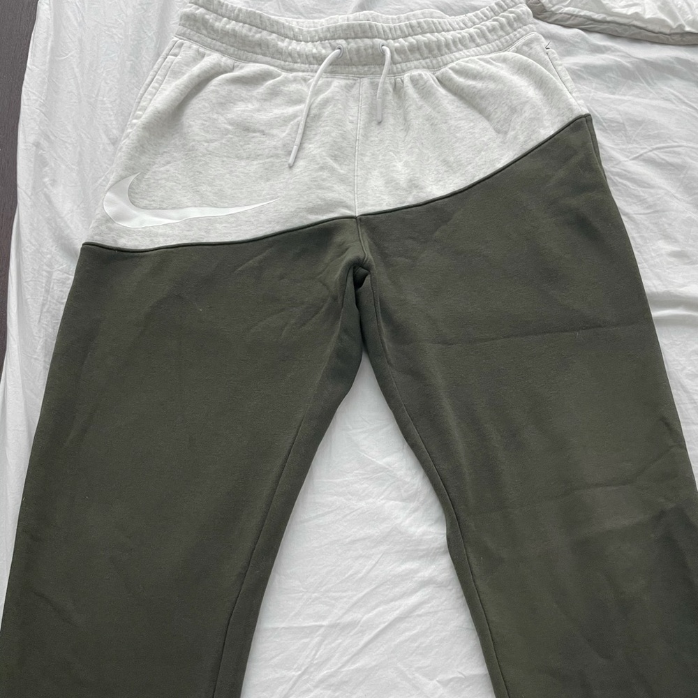 Nike Sweatpants